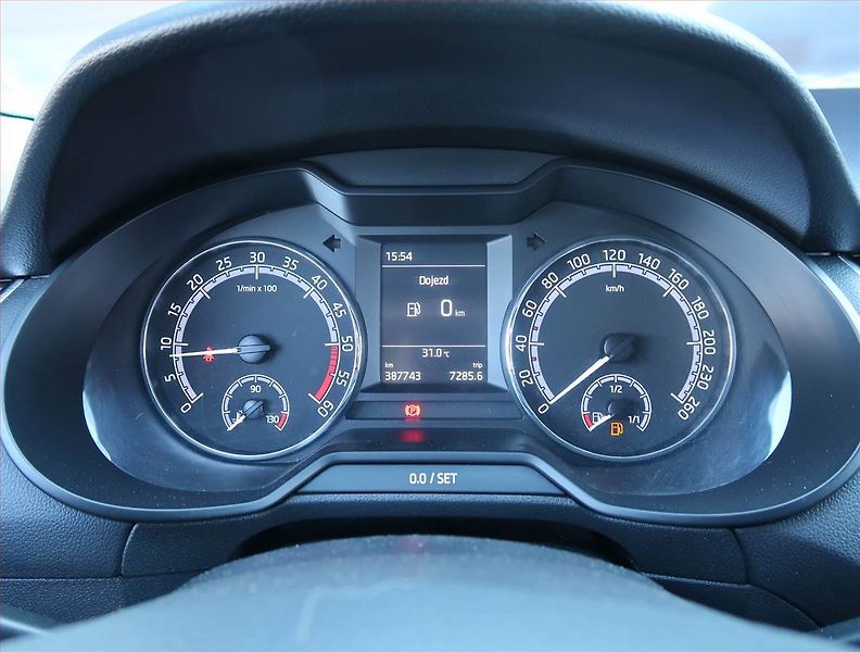 Škoda Octavia (2017) 2.0 TDI, Tempomat - fotka 11 z 16