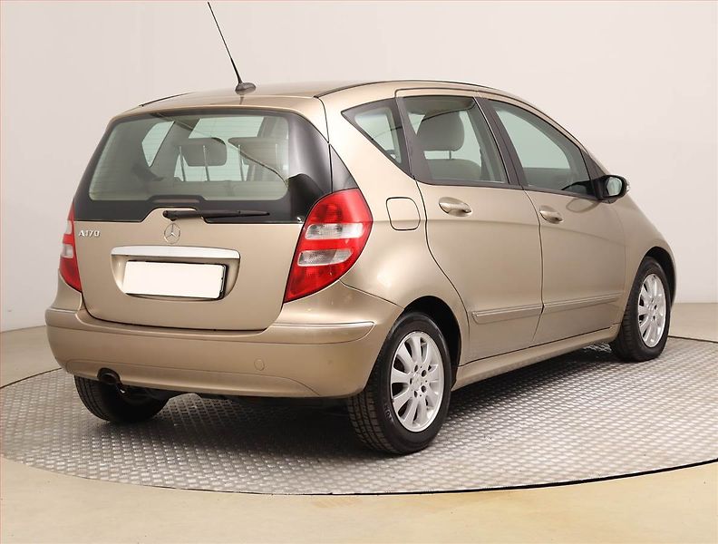 Mercedes-Benz Třídy A (2005) A 170 , Klima, zamluveno - fotka 5 z 17