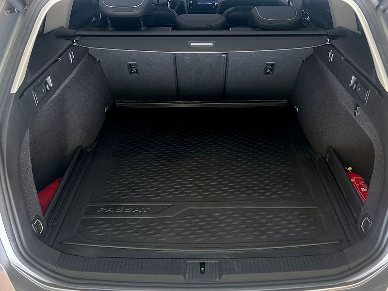 Volkswagen Passat (2020) 2.0 TDI-DSG-ELEGANCE - fotka 44 z 49
