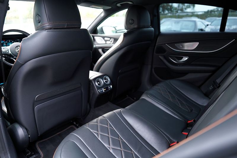 Mercedes-Benz CLS 400d AMG/4Matic/340 PS/Edice 1 - fotka 33 z 50