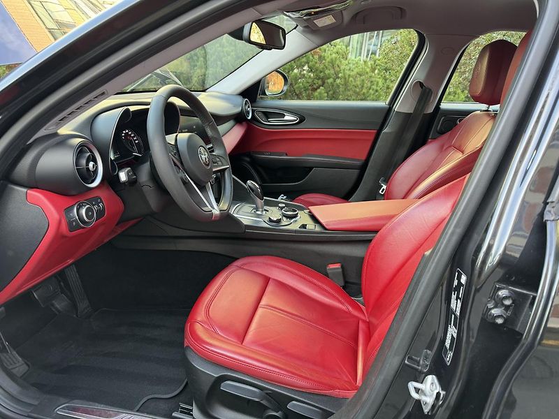 Alfa Romeo Giulia (2018) 2.2 jTDm Super Business plus A - fotka 14 z 20