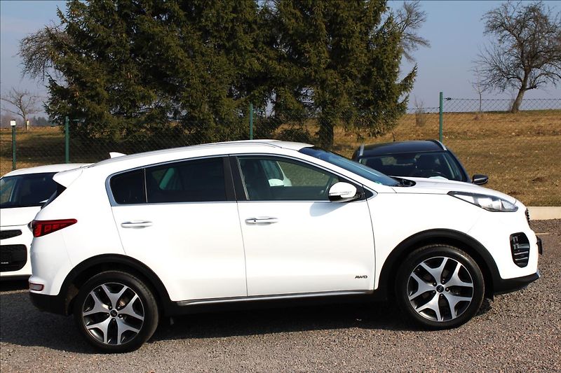 Kia Sportage 1,6 T-GDi 130kW 4x4 GT-line - fotka 4 z 45