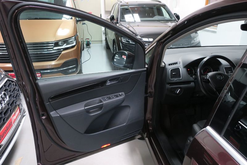 Volkswagen Sharan (2016) 2.0 TDI 135kW 4M Highline DSG - fotka 8 z 50