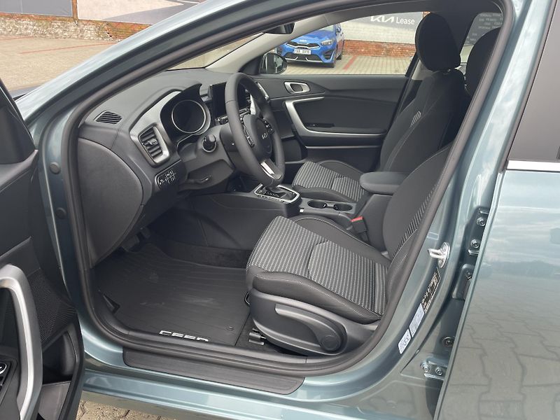 Kia Ceed SW (2025)  1,5 7DCT TOP 
