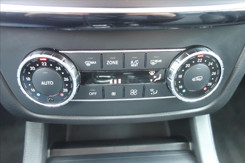 Mercedes-Benz GLE 350CDi 190KW,4 MAT.,KUPÉ. - fotka 27 z 39