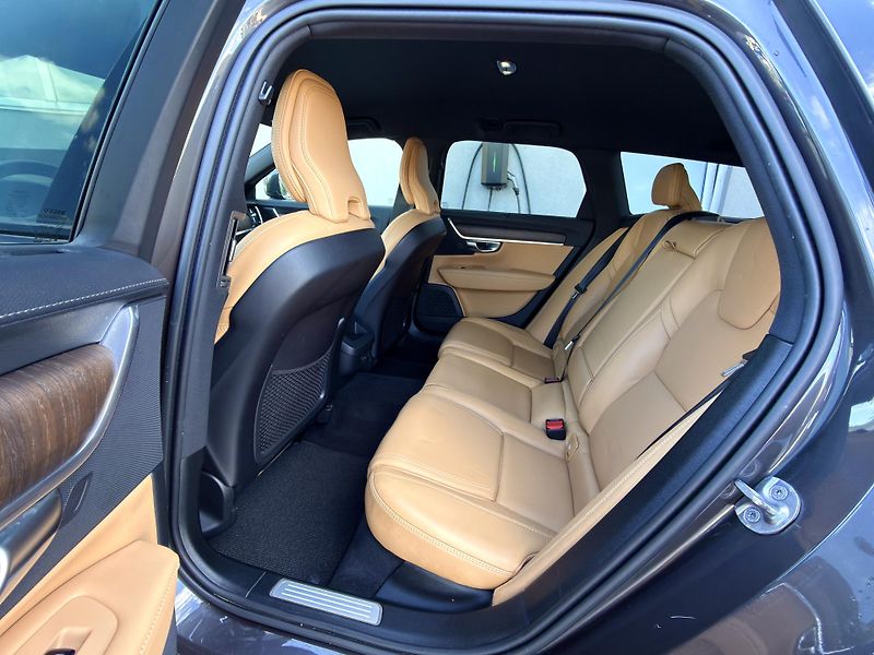 Volvo V90 CrossCountry B5 AWD //POLESTAR - fotka 13 z 45