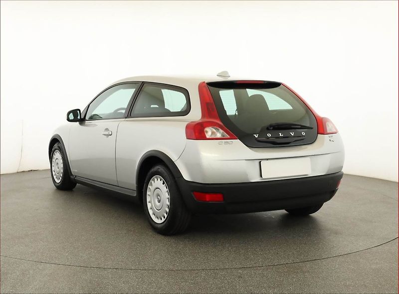 Volvo C30 (2009) 1.6 D, nová STK, dobrý stav - fotka 4 z 12