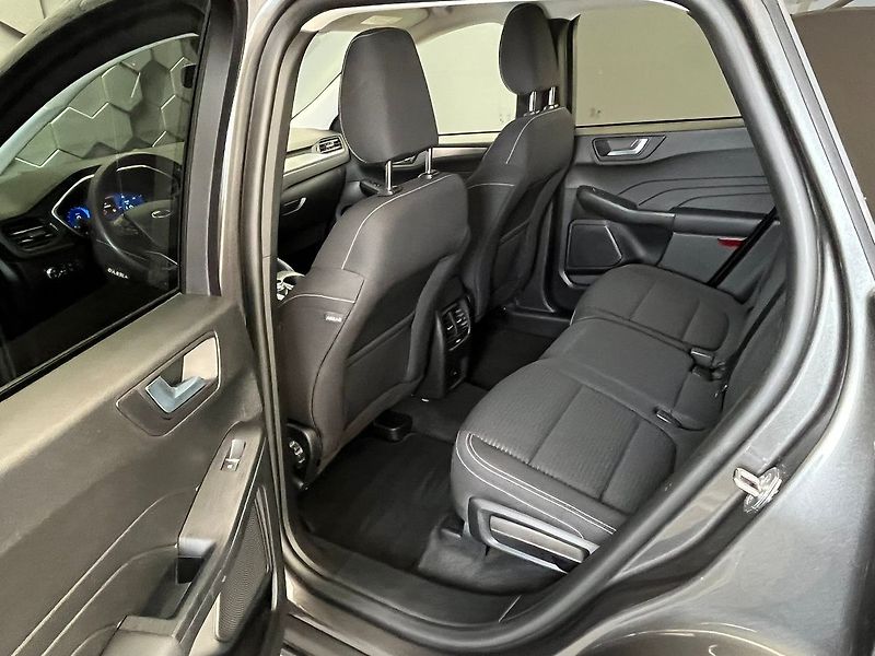 Ford Kuga 2.5 HEV 4x4 Titanium - fotka 33 z 49