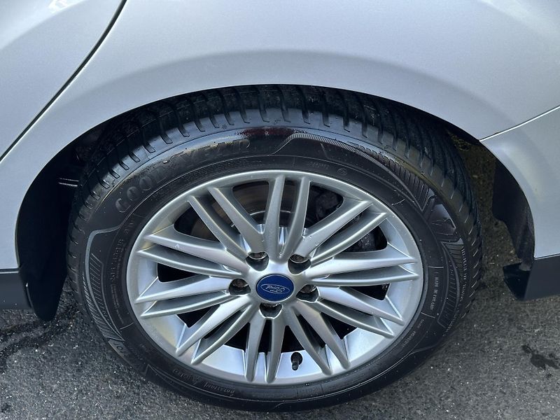 Ford Focus (2017) 2.0TDCI/110kW * KOMBI * 1.Maj. - fotka 32 z 34