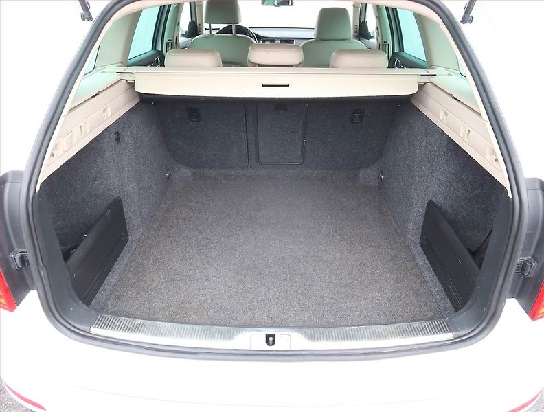 Škoda Superb (2013) Elegance 2.0 TDI, Navi - fotka 14 z 25