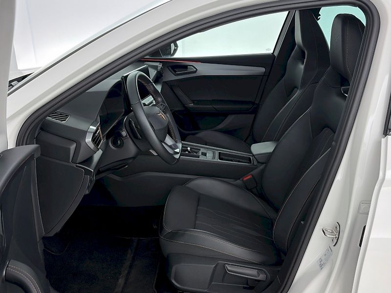 Cupra Leon (2023) ST 2.0 TSI 180kW DSG - fotka 7 z 33