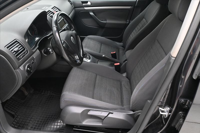 Volkswagen Golf 2,0 TDI 103 kW DSG Trend Nová - fotka 13 z 29