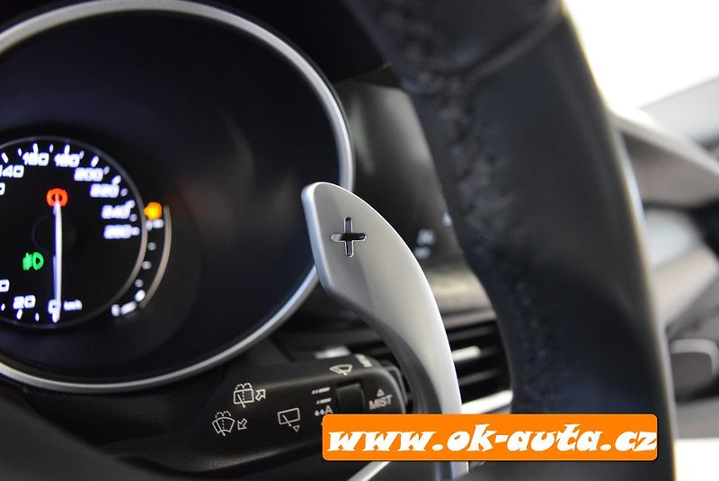 Alfa Romeo Stelvio 2.2 JTD Q4 SPORT 150 kW - DPH - fotka 33 z 60