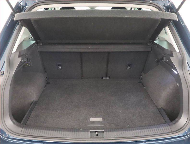 Volkswagen Tiguan (2022) Elegance 1.5 TSI - fotka 13 z 19