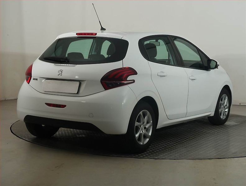 Peugeot 208 (2019) Active 1.2 PureTech - fotka 5 z 13