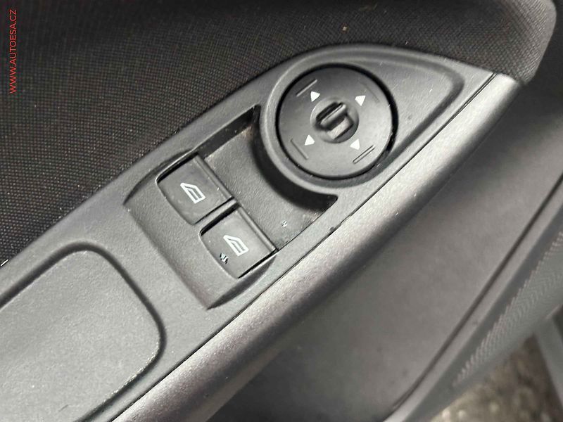 Ford Focus (2016) 1.5 TDCi, ČR, AC, tempo - fotka 11 z 15