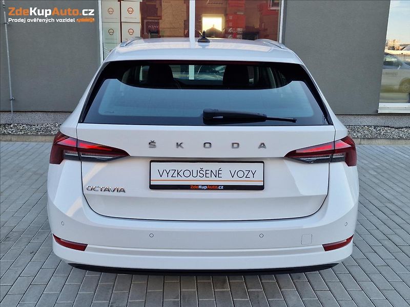 Škoda Octavia 2.0 TDI Style Combi,ČR,1.Maj. - fotka 9 z 49