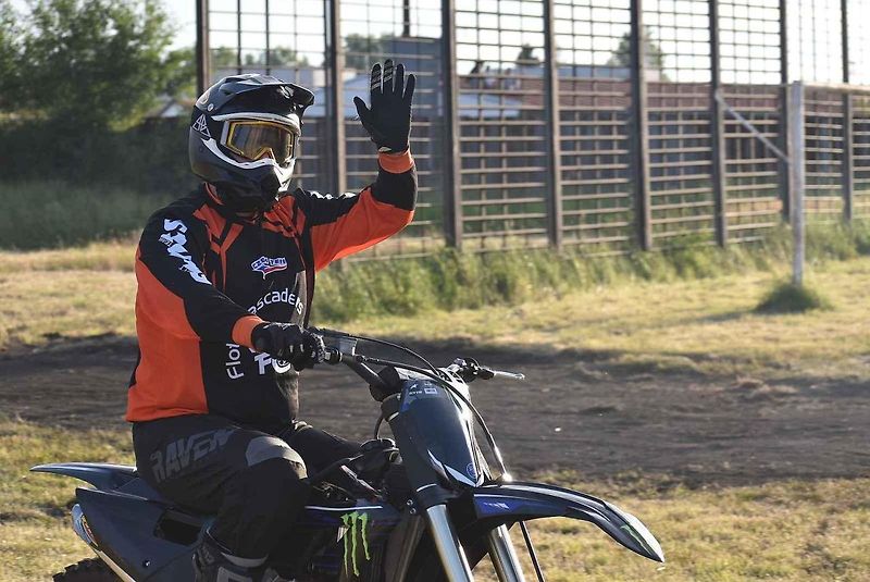 Kaskadéři z Flott Cascaders team předvedli v Bruntále své klasické autorodeo 25. června. V České Vsi vystoupí 28. června a v Bludově 1. července.