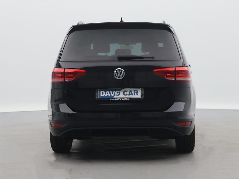 Volkswagen Touran 1,5 TSI EVO 110kW HighLline - fotka 6 z 34