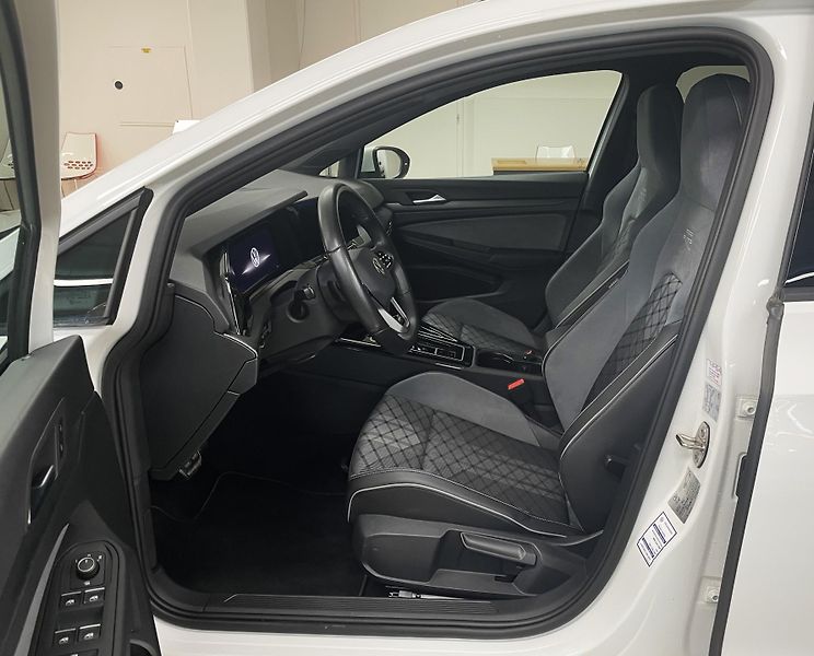 Volkswagen Golf Variant R-LINE 2.0TDI 110kW, ČR - fotka 9 z 32