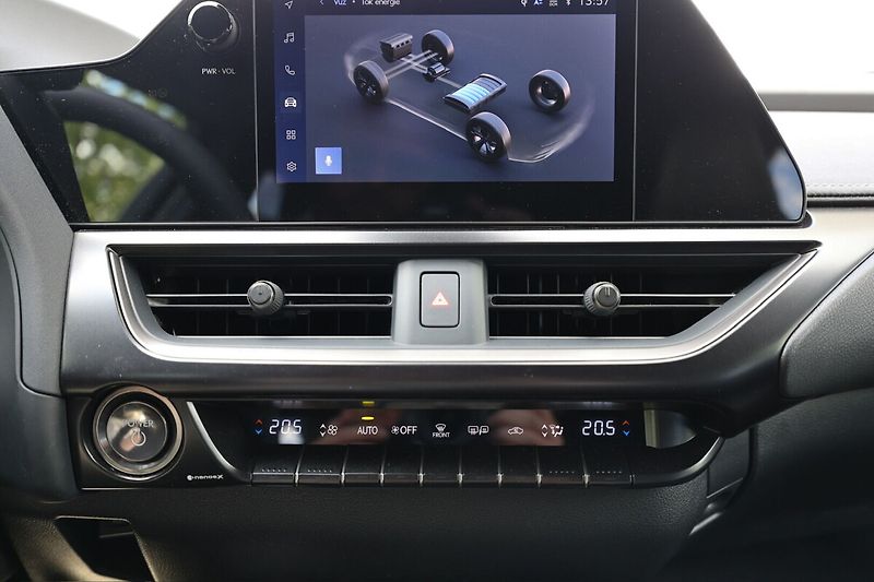 Lexus UX 300h 300H 2.0 HEV BUSINESS TECH - fotka 14 z 22