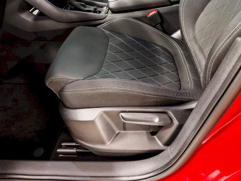 Škoda Karoq (2025) 2.0 TDI 110 kW DSG Sportline - fotka 22 z 30