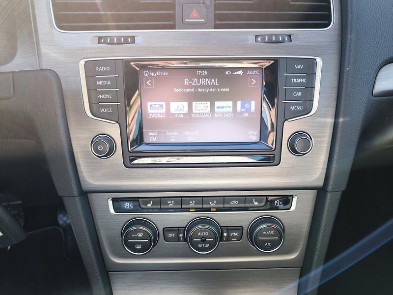 Volkswagen Golf 7 1,4TSI 90kW LED OSRAM 8xALU - fotka 55 z 82