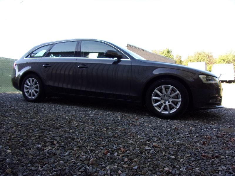 Audi A4 (2014) 2.0 TDi 100kW MANUÁL PĚKNÝ VŮZ - fotka 4 z 21