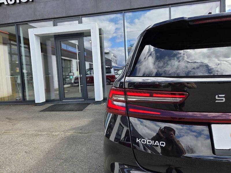 Škoda Kodiaq (2024) 2.0 TDI DSG 4x4 Exclusive 7mís - fotka 7 z 55
