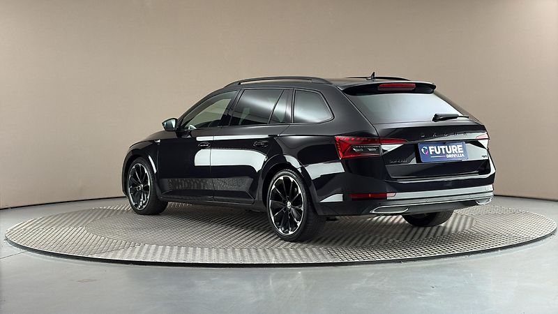 Škoda Superb 2.0 TDI DSG 4x4 Sportline Comb - fotka 2 z 28