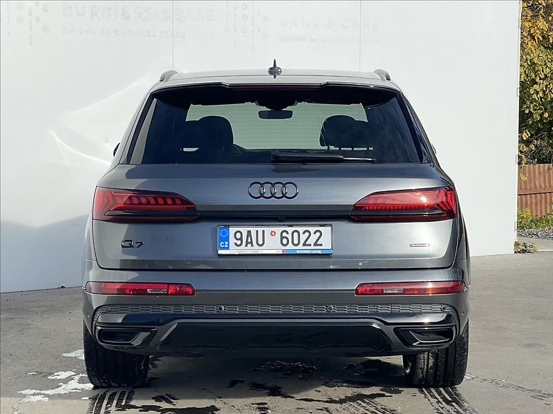 Audi Q7 3,0 50 TDI quattro S line - fotka 22 z 23