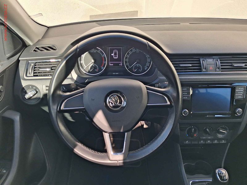 Škoda Rapid (2018) 1.0 TSi, AC, výhřev sed - fotka 11 z 17
