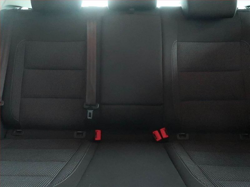 Volkswagen Golf (2011) 1.2 TSI, Serv.kniha - fotka 8 z 12