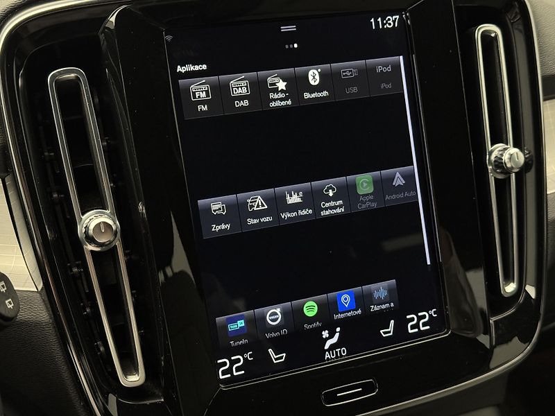 Volvo XC40 D3 MOMENTUM AUT  - fotka 33 z 46