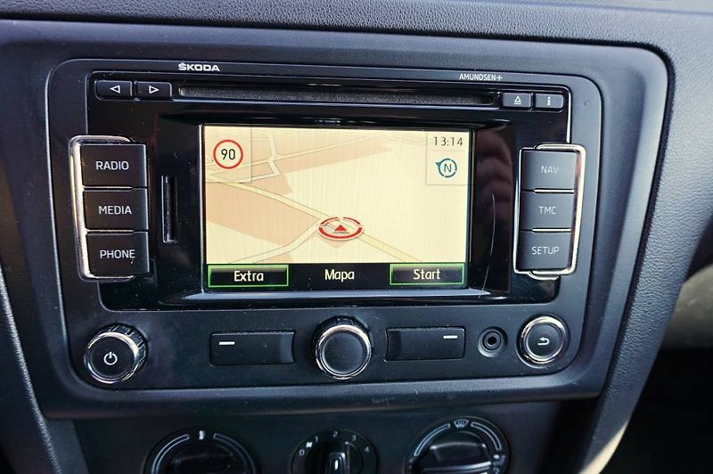 Škoda Rapid (2012) AMBITION 1,6 TDI 77 kW - fotka 31 z 38