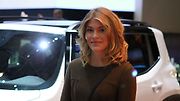 Naopak šaty navrhli dívkám tvůrci expozice Jeep