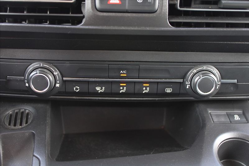 Citroën Berlingo 1,5 HDi  NOVÉ V ČR,TAŽNÉ - fotka 14 z 26