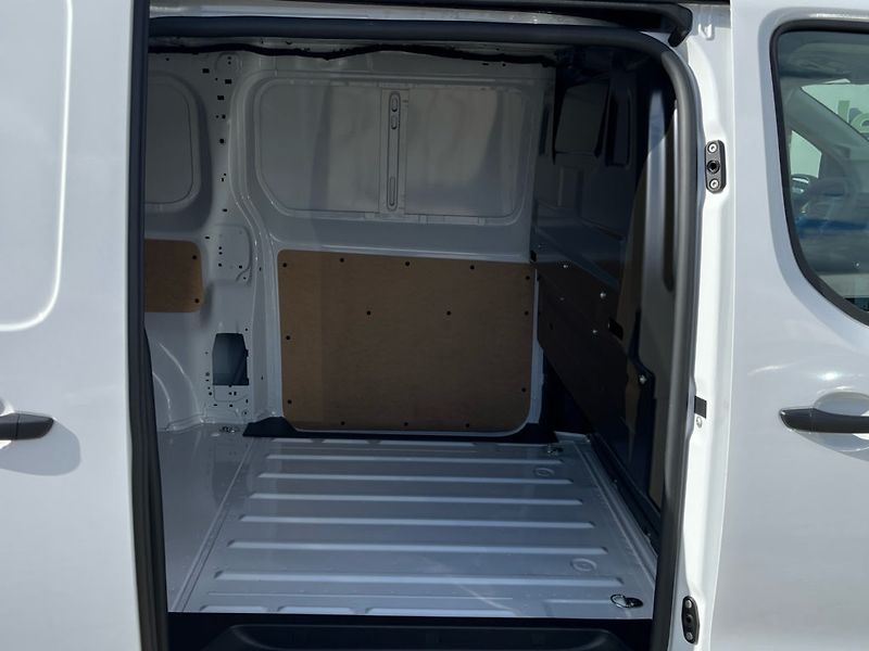Opel Vivaro (2026) L2 VAN 2.2CDT (110kW/150k) MT6 - fotka 7 z 14