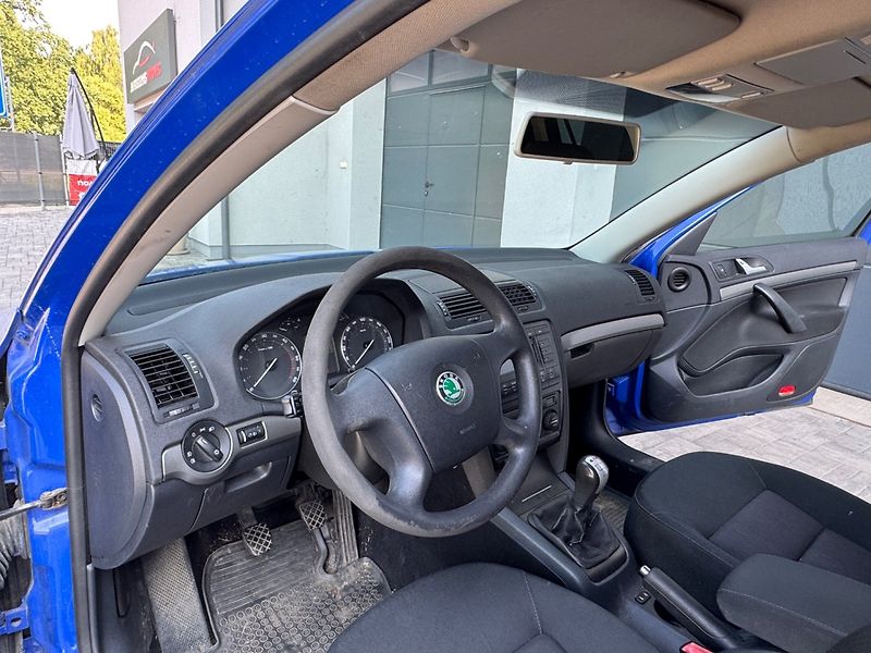 Škoda Octavia (2007) 2.0 TDi, 4x4, tažné - fotka 15 z 36