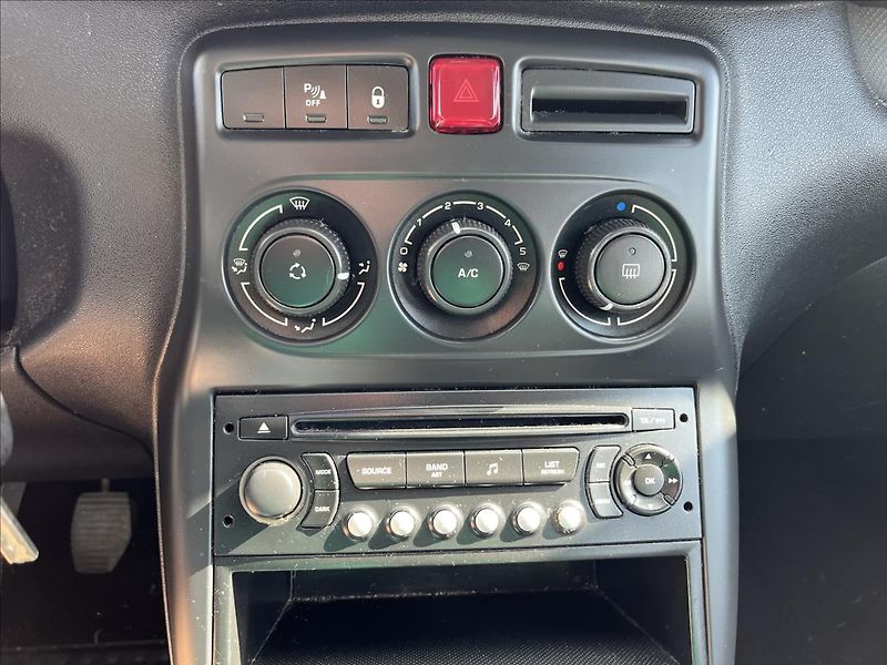Citroën C3 Picasso 1,4 i KLIMA 4x DISK STK 9/2028 - fotka 18 z 38