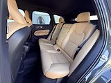 Volvo XC60 T5 AWD // MOMENTUM PRO  - náhled 14