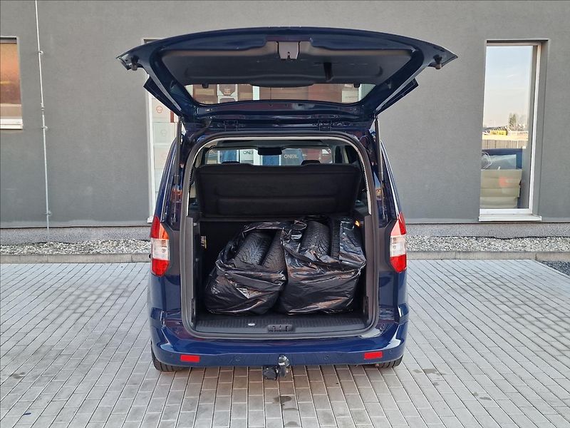 Ford Tourneo Courier 1.5TDCi 74kW Trend,ČR,1.Maj. - fotka 38 z 50