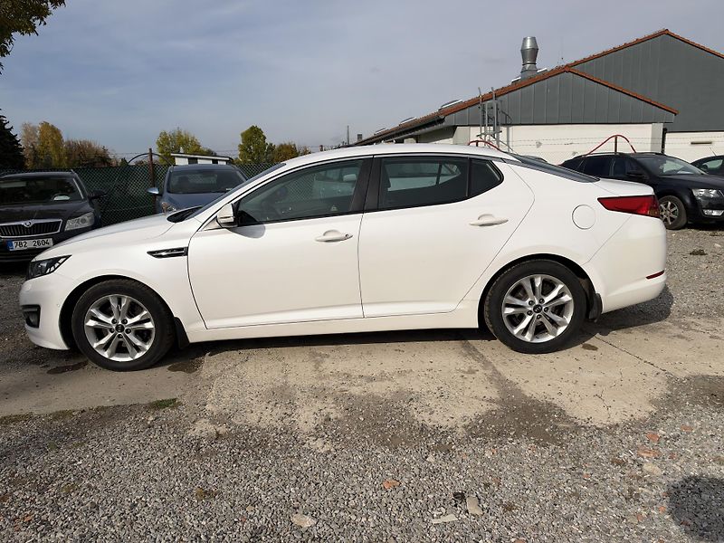 Kia Optima 1,7 CRDi AUTOMAT - fotka 3 z 12