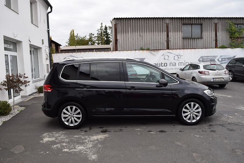 Volkswagen Touran (2017) 1.4TSI 110kw HIGHLINE BMT WEBA - fotka 7 z 51