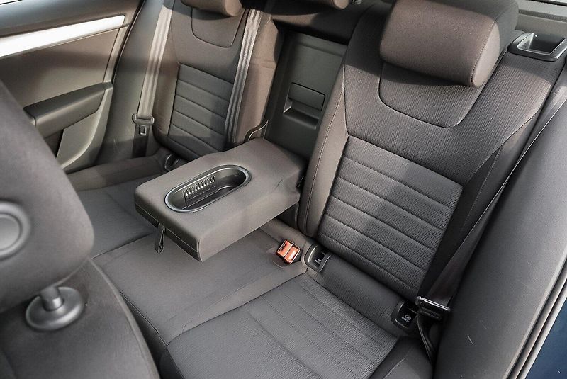Škoda Octavia 2.0 TDi DSG ELEGANCE - fotka 21 z 24