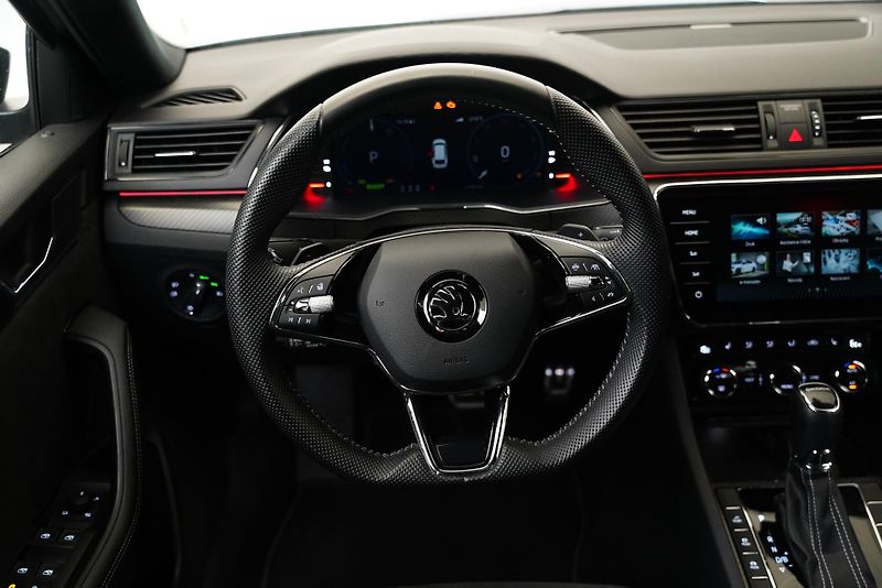 Škoda Superb - fotka 17 z 27