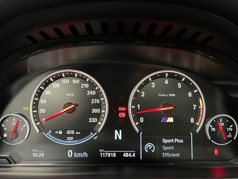 BMW X5 423KW INDIVIDUAL, PANORAMA - fotka 22 z 35