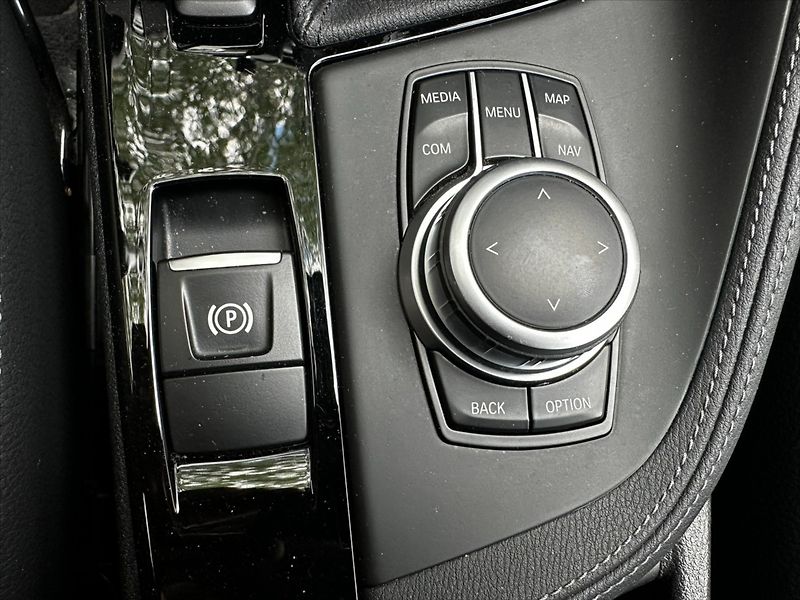 BMW X1 2,0 140kW-xDRIVE-CZ-DPH-VÝBAVA - fotka 27 z 44