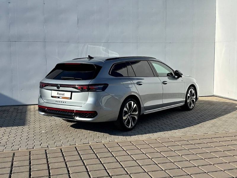 Volkswagen Passat (2026) R-Line Family 7DSG 2,0TDI - fotka 2 z 7