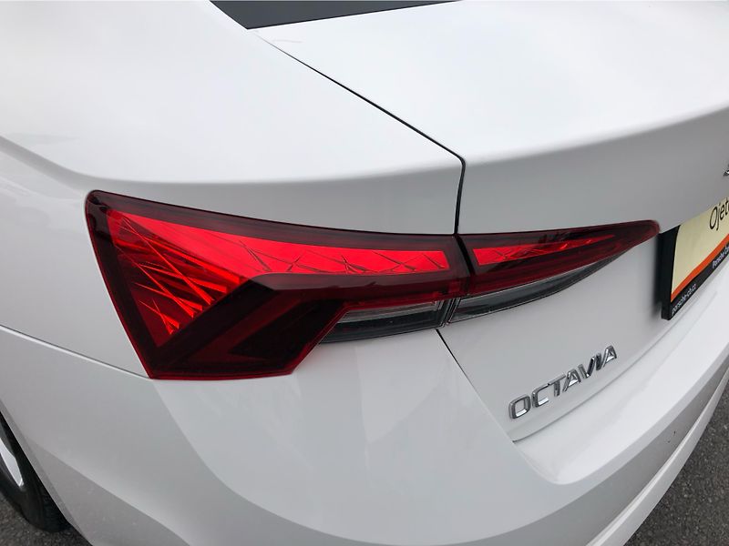Škoda Octavia 2,0TDi 85kW AMBITION PLUS - fotka 26 z 28
